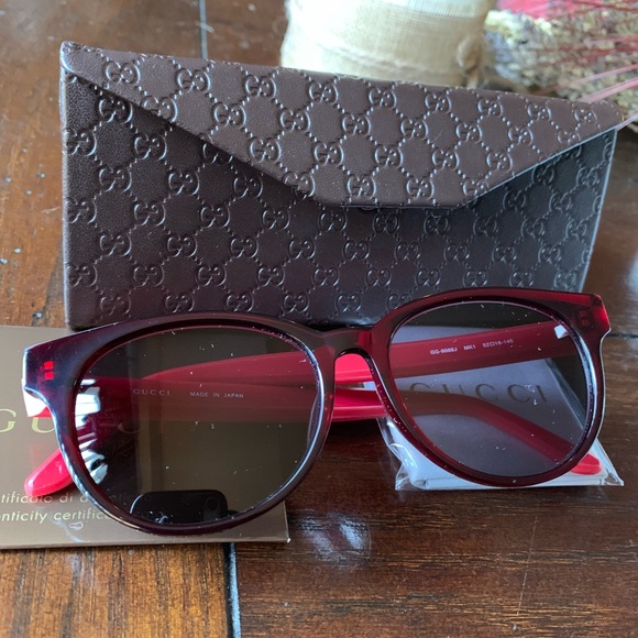 Gucci Accessories - Authentic Gucci 52m Round cat eyes sunglasses